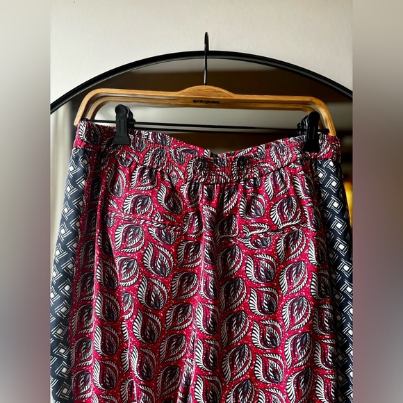 Anthropologie Red and Blue Patterned Cropped Pants - Picture 7 of 12